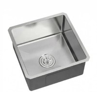 Évier de cuisine carré en acier inoxydable argenté à cuve unique avec coque extérieure foncée, bassin profond, vidange central, coins arrondis OEM ODM B2B
