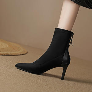 Les bottines à talon épais sont des bottes mi-mollet fines, élégantes et polyvalentes pour l'automne et l'hiver. - Product Image 4