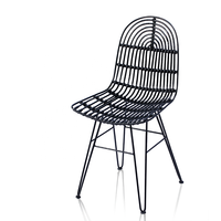 Chaise de salle à manger en acier de haute qualité originale Mulya Rattan, design contemporain, pieds en acier noir thermolaqué pour hôtels