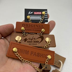 子供服用エンボス加工パッチ　可愛い漫画風PUラベル　チェーン付き　カスタムメイド - Product Image 5