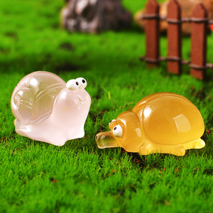 Décorations mignonnes d'insectes Baomai pour l'exportation : coccinelles, chenilles, escargots, ornements phosphorescents pour micro-paysages - Product Image 3