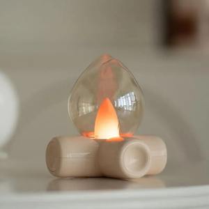 Lámpara de Mesa con Diseño de Fuego de Leña, Luz Nocturna Vintage, Estética y Realista, Lámpara de Noche para Mesita de Noche o Escritorio, 2 Modos, para Dormitorio, Habitación Infantil o Guardería - Product Image 2