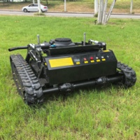 Tondeuse robot à chenilles à moteur essence pour l'entretien des pentes raides et des vergers