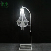 Nouveau lustre de rideau acrylique de mariage avec support en fer plomb de route pour la décoration de salle d'événements de mariage
