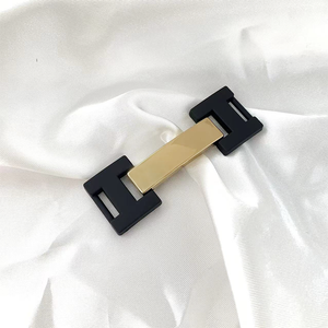 Venta al por Mayor de Fábrica: Sandalias para <span class=keywords><strong>Mujer</strong></span> con Hebilla de Cadena Metálica de Aleación de Zinc Ecológica, Accesorios para Calzado - Product Image 3