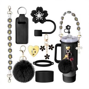 Set de Accesorios para Vasos de Silicona: Diseño Moderno y Sencillo con Logo Impreso, Cadena de Flores, Tapa con Pajita, Bola de Pelo, Cadena de Perlas y Cuerda de Flores Pequeñas - Product Image 1