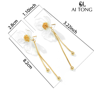 <span class=keywords><strong>Orecchini</strong></span> a Perno Moda con <span class=keywords><strong>Grandi</strong></span> Fiori in Acrilico, Perle e Nappine, Ago in Rame Argentato, Produzione di Yiwu, per Uso Quotidiano - Product Image 6