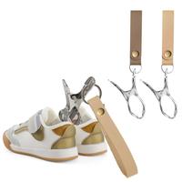 Livraison rapide PU cuir poussette crochets cintre bébé chaussures vêtements chapeau métal Clip support bébé accessoires
