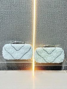 Cross-border European American Women's Polyester <b>Clutch</b> Bag Daily Use Small Capacity Pearl Beaded European American Tanjing - Product Image 4