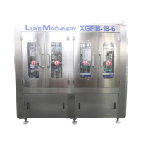 Ligne de production d'usine chinoise pour le rinçage, le remplissage et le capsulage de machines à eau RFC