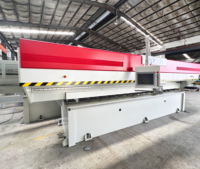 Machine de découpe, rainurage, pliage et cintrage CNC verticale automatique pour panneaux métalliques