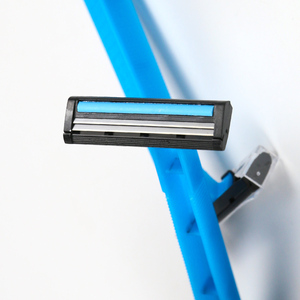 Factory Direct Sale Disposable Manual <strong>Razor</strong> <strong>Men</strong> Shaver Plastic Handle Double Blades <strong>Razor</strong> with Lubricant Twin Stainless Blades - Product Image 4