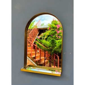 กระจกติดผนังสำหรับตกแต่งทำจากทองเหลืองและกระจก/แก้วใช้สำหรับตู้โชว์และจัดเก็บของตกแต่งบ้านจากอินเดีย - Product Image 1