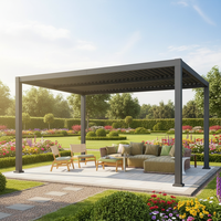 Pergola en aluminium avec toit à lames orientables, panneaux latéraux en verre, pavillon moderne fermé pour balcon, acceptant les petites commandes