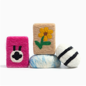Coffret Cadeau Savon Artisanal Rose LovSens à l'Huile Essentielle et Feutre de <span class=keywords><strong>Laine</strong></span> – Portable, Moussant, Hydratant pour le Bain, Exfoliant et Idéal pour les Voyages - Product Image 1