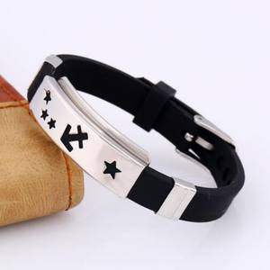 Bracelets en acier inoxydable Version française anglaise chrétienne personnalisée verset biblique Bracelets en silicone réglables Bracelets à la mode - Product Image 6