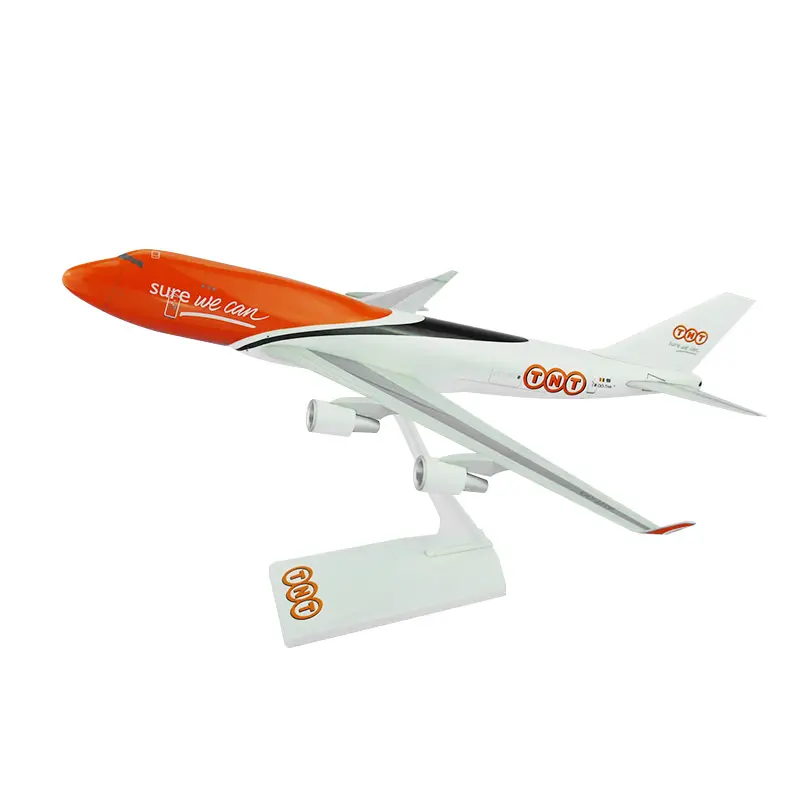 TNT貨物航空機プラモデルB747-400スケール1:200