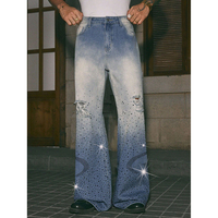 Pantalon en jean délavé et vieilli à coupe ample et jambe large, taille mi-haute, avec étiquette personnalisée, strass et détails usés, vente en gros