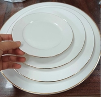 Assiettes à dîner en céramique de luxe personnalisées avec bord doré, assiettes plates blanches et vaisselle pour restaurant, mariage, événement