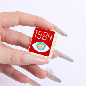 Novela clásica 1984 ojo esmalte Pin George Orwell <span class=keywords><strong>libro</strong></span> diseño Metal broche solapa insignia joyería regalo para amigos al por mayor - Product Image 4