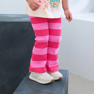 Set T-shirt e Pantaloni a Zampa per Bambine con Design a Spacco e Maniche Corte - Product Image 1