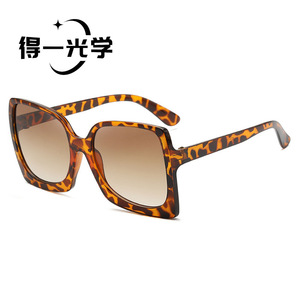 Oversized Square <b>Sunglasses</b> For Women UV400 PC Frame Light Weight Fashionable Outings Cycling Driving - Product Image 4