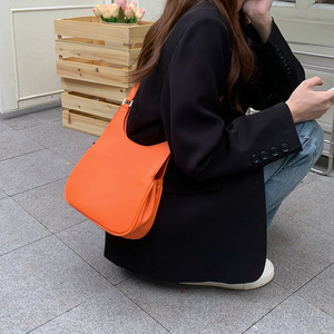 Bolso bandolera naranja con hebilla magnética, bolso de mensajero a la moda para mujer, estilo informal de verano para ir al trabajo - Product Image 4