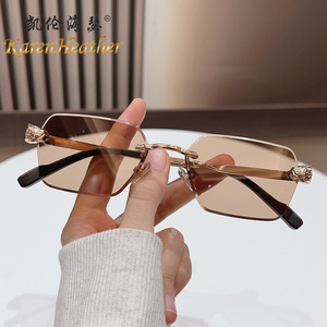 LBASHADES 2519 Gafas de Sol Poligonales sin Marco con Logotipo Personalizado al por Mayor, Lentes Marrones de Lujo, Montura Metálica, Listas para Enviar - Product Image 3