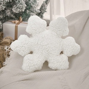 Coussins décoratifs <span class=keywords><strong>de</strong></span> Noël <span class=keywords><strong>en</strong></span> <span class=keywords><strong>forme</strong></span> <span class=keywords><strong>de</strong></span> flocon <span class=keywords><strong>de</strong></span> neige <span class=keywords><strong>blanc</strong></span> <span class=keywords><strong>de</strong></span> haute qualité, coussins décoratifs pour la décoration <span class=keywords><strong>de</strong></span> la maison - Product Image 5