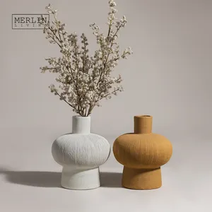 Merlin oturma kesikli tasarım nervürlü İskandinav vazo ince boru ağız seramik vazo masaüstü vazo dekorasyon