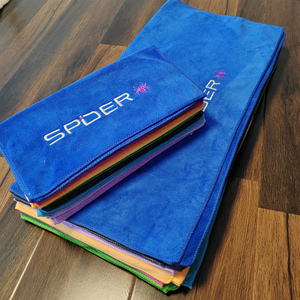 En gros Personnalisé Laser Broderie Logo Microfibre Super Absorbant L'eau À Séchage Rapide Sports <span class=keywords><strong>De</strong></span> Plein Air Serviettes Cadeau ensemble - Product Image 6
