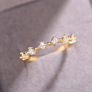 Anello a fascia impilabile dal design semplice per donna - Product Image 3