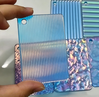 Feuille acrylique arc-en-ciel irisée, textures multiples, ondulations d'eau, panneau PMMA cannelé pour découpe laser, décoration intérieure