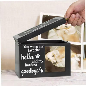 Urne funéraire en bois pour animaux de compagnie, personnalisable avec logo, noire, verrouillable, avec fente <span class=keywords><strong>photo</strong></span>, pour cendres de <span class=keywords><strong>chien</strong></span> ou chat – Meilleure vente - Product Image 1