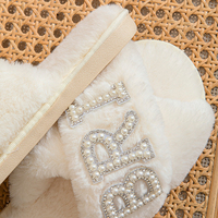 J-333 Bachelorette douche nuptiale fausse fourrure mariée perle pantoufles pour femmes mariée demoiselle d'honneur je fais des diapositives