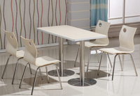 Ensemble table et chaises de cantine intégrées 4 places en bois courbé, banc cantilever pour cantine scolaire et cafétéria