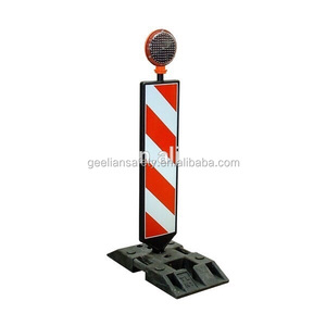 Señal de advertencia de zona de trabajo en carretera portátil-Poste delineador Chevron reflectante con <span class=keywords><strong>base</strong></span> de goma reciclada - Product Image 1