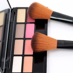Pinceau <span class=keywords><strong>de</strong></span> maquillage professionnel à finition ultra-brillante pour le visage, idéal pour le blush, le <span class=keywords><strong>fond</strong></span> <span class=keywords><strong>de</strong></span> <span class=keywords><strong>teint</strong></span> et la poudre – Outil <span class=keywords><strong>de</strong></span> beauté très prisé à l'international - Product Image 2