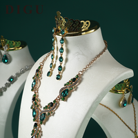 Présentoir de Luxe DIGU Innovant pour Colliers et Boucles d'Oreilles, Mannequin en Cuir Imprimé pour Vitrine et Exposition