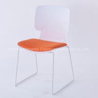 Chaises de formation en plastique de style moderne, confortables, avec pieds en métal, empilables, pour bureau et conférence