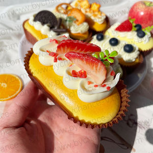โมเดลเค้กไข่เจียวมะม่วงปลอมเหมือนจริง สำหรับตกแต่งภายในบ้านสไตล์โมเดิร์น และตกแต่งโต๊ะอาหารในห้องครัว - Product Image 5