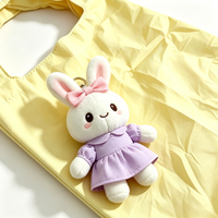 Sac fourre-tout quotidien portable en peluche Kawaii de haute qualité, sac à main en nylon OEM avec jouet en peluche personnalisé en forme de lapin