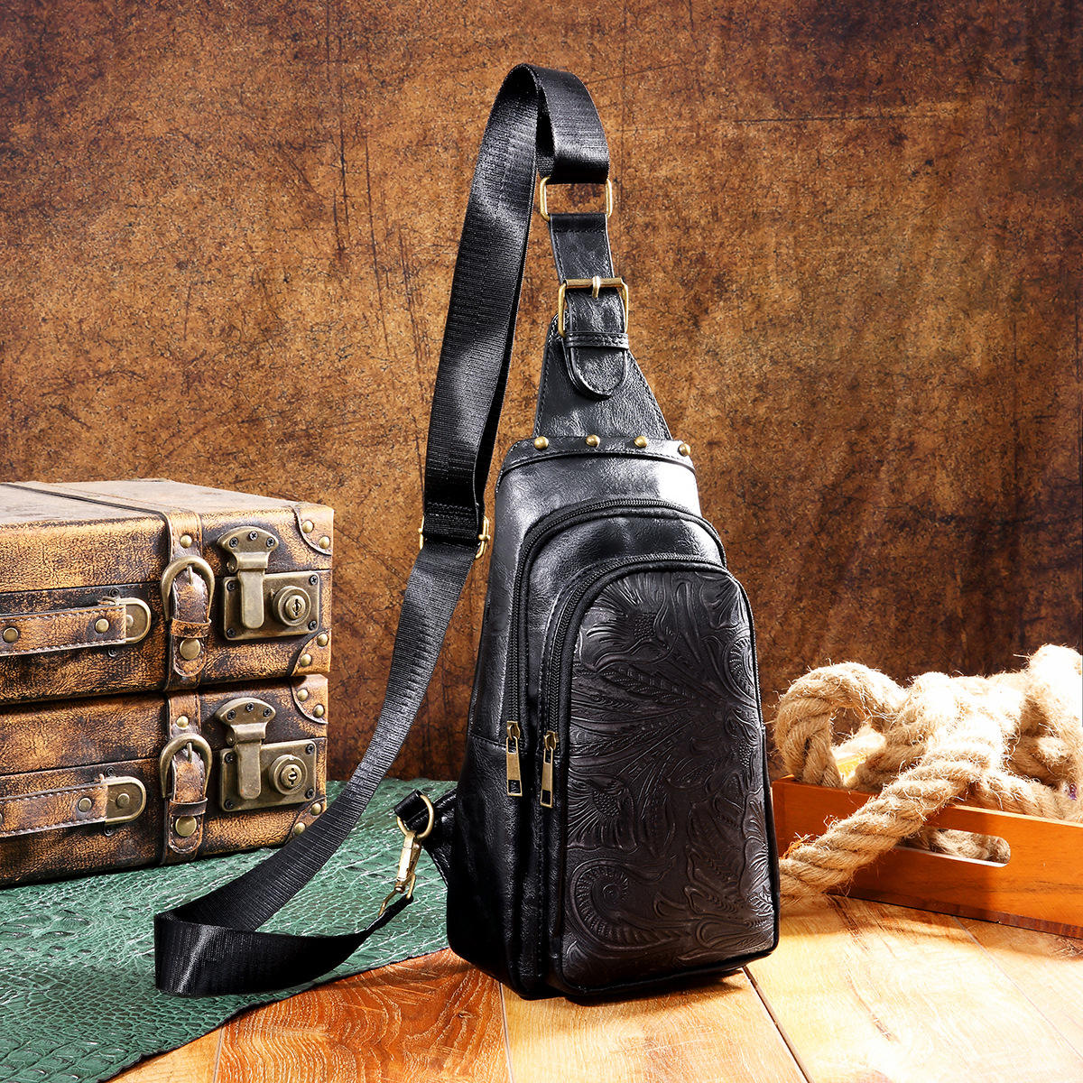 PG5011-1 Leather Carving Black