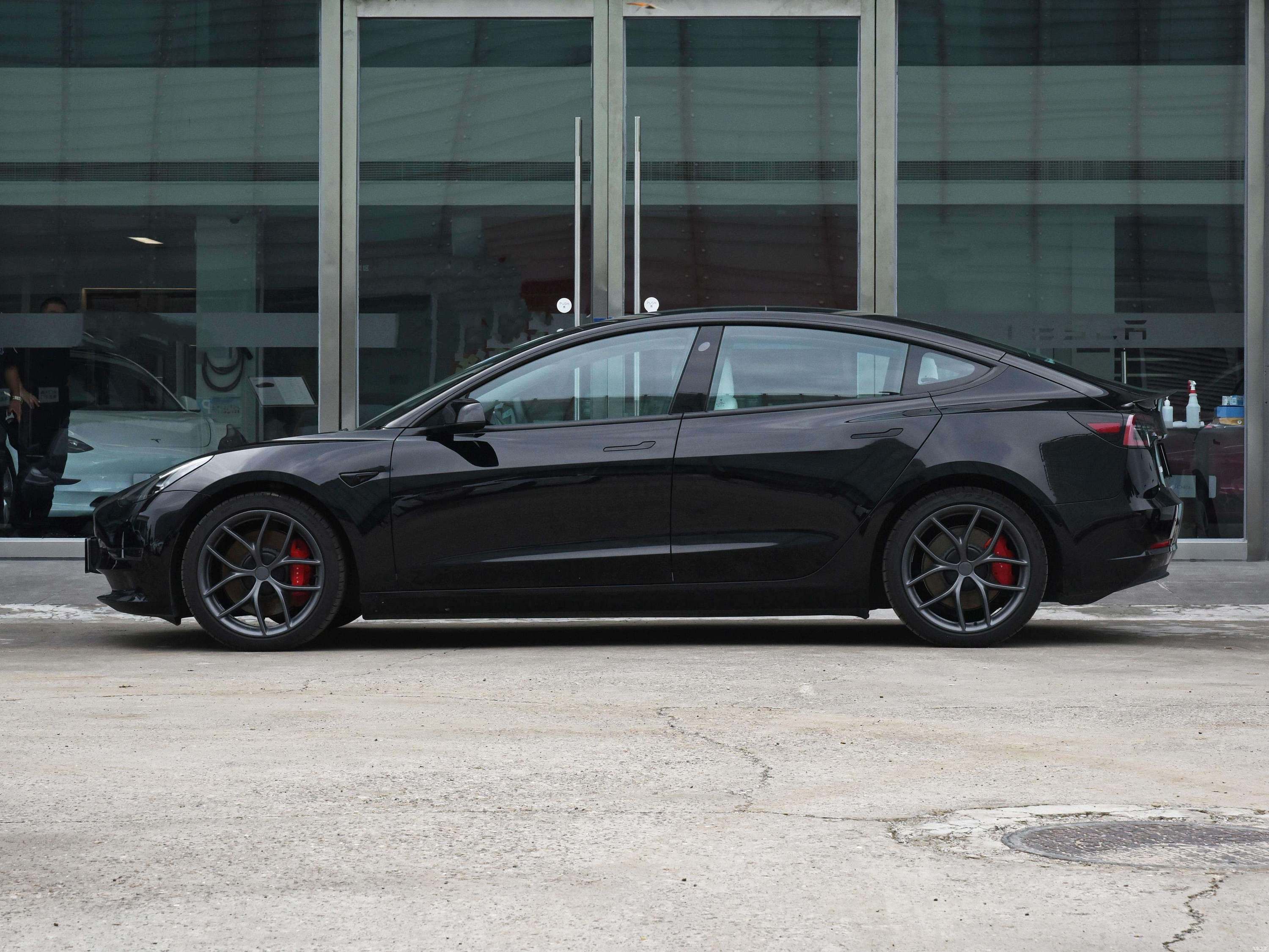 Produktbild von Distanzscheibe Räder Für Tesla Für Model 3 Y PCD 5X114.3 CB 64.1 M14X1.5 Schwarz Geschmiedetes Aluminium Nabenabstandshalter Verbreiterungsadapter 1 Stück Spurverbreiterungen(1PC Black 20mm