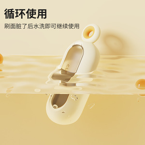 Electrostatic Lint Remover Brush For Clothes White Portable Woolen Clothes Cleaner With Silicone And Polyester Material - Product Image 3
