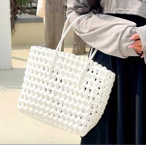 Mini Bolso de Playa para Niños, Cesta de Almacenamiento Plegable de Paja Tejida con Asa, Regalo de Cumpleaños para Niños - Product Image 1