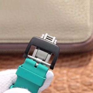 Nouvelle montre automatique mécanique sport haut de gamme 2026 avec boîtier en <span class=keywords><strong>fibre</strong></span> de carbone, cadran transparent en cristal saphir, antichoc et étanche - Product Image 5