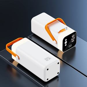 Banco de Energía Portátil de Carga Rápida PD de 22.5w, Gran Capacidad de 40000mAh con Cable y Linterna, en Oferta - Product Image 4