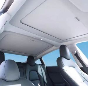 Pare-soleil rétractable manuel pour toit panoramique Tesla Model 3/Y, protection UV et thermique, fixation par clip, style OEM, sans perçage, direct usine - Product Image 1