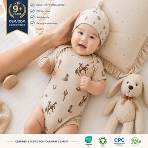 Combinaison bébé bio certifiée GOTS conforme CPC, manches courtes, imprimé western cowboy, col enveloppe, fermeture à boutons-pression, OEM ODM - Product Image 3